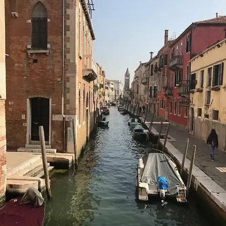 Ai Putti Apartment